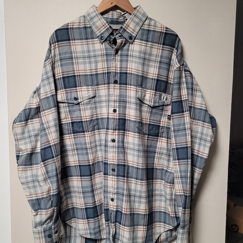 Wolverine Navy and Cream Plaid Button-Down Shirt Flame Resistant Workwear